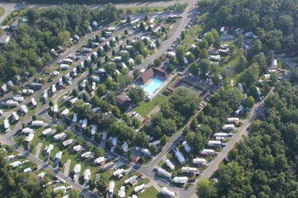 Cross Creek Camping Resort - Delaware Camping in Ohio