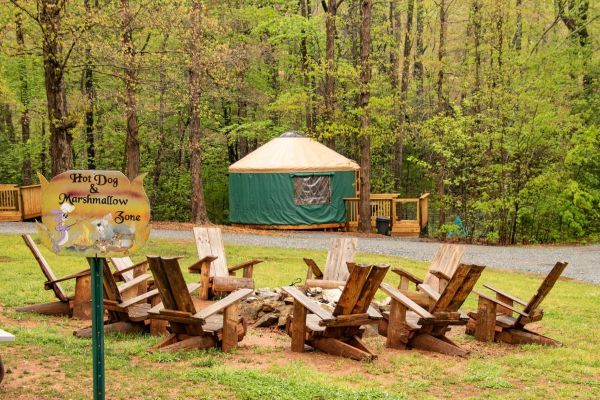 Four Paws Kingdom Campground - Rutherfordton Camping in North Carolina