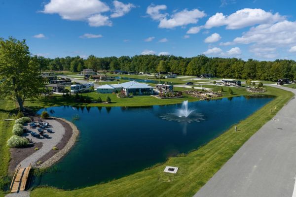 Hearthside Grove Lake Erie Luxury Motorcoach Resort - Geneva Camping in Ohio
