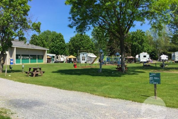 Lone Pine Campsites - Colchester Camping in Vermont