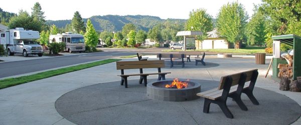 Seven Feathers RV Resort - Canyonville Camping in Oregon